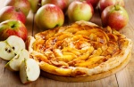 apple pie with fresh fruits